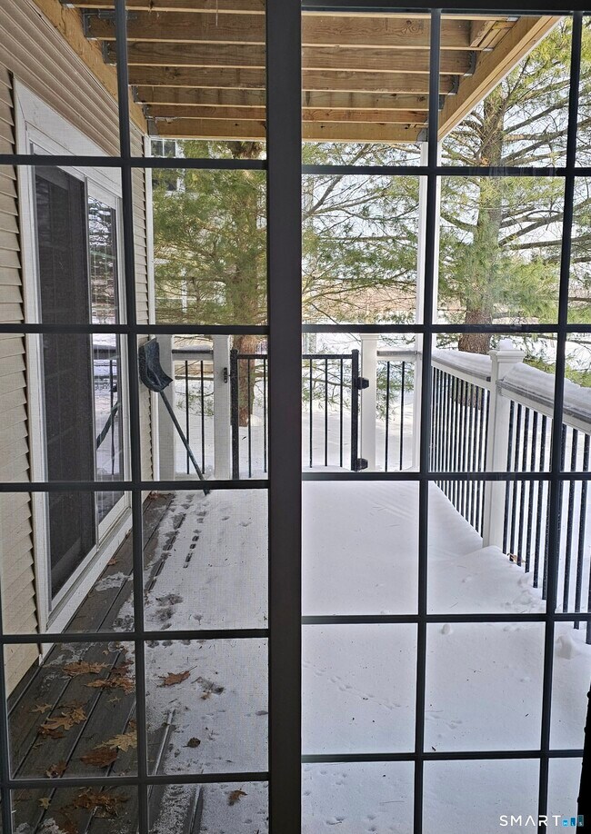 Building Photo - 107 Country Club Ct