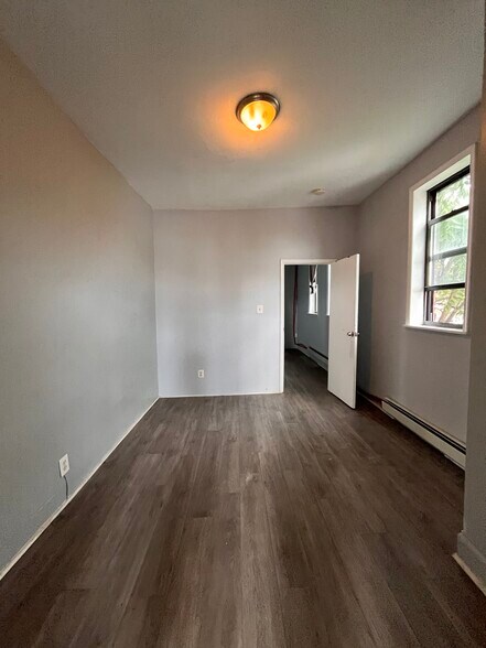 Building Photo - 9 Saint Pauls Ave