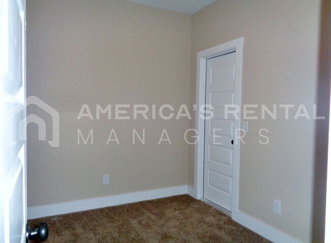 Building Photo - DEPOSIT PENDING!!! Town Home in Gardendale...