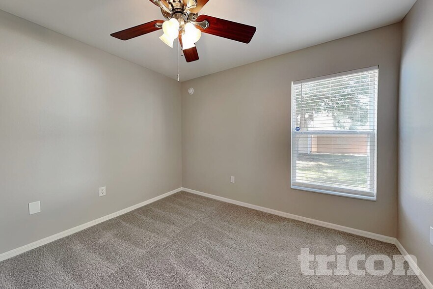 Building Photo - 10752 Carloway Hills Dr