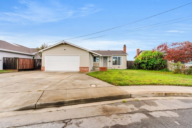 Building Photo - Just Updated! 3 Bed House in San Leandro |...