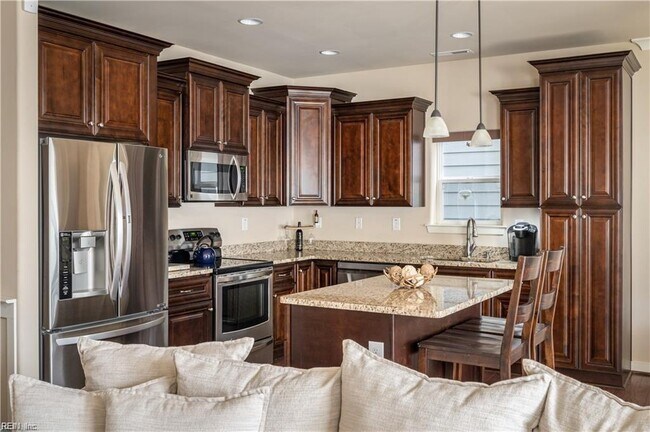 Building Photo - 225 Floridays Way