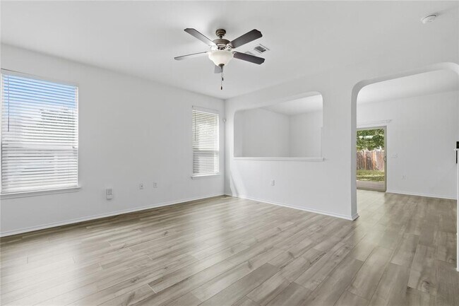 Building Photo - 11200 Drumellan St