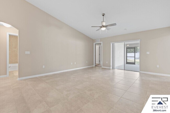 Building Photo - FULLY FENCED, LIKE NEW 4/3/2 ON A QUIET CUL-DE-SAC