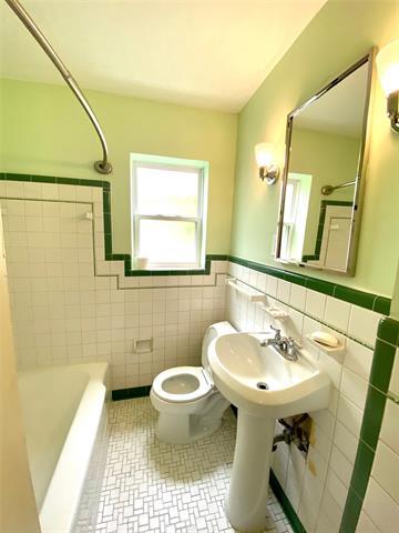 Building Photo - 10457 Solta Dr