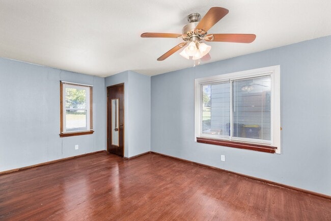 Building Photo - Spacious St. Ann Home with Large Detached ...