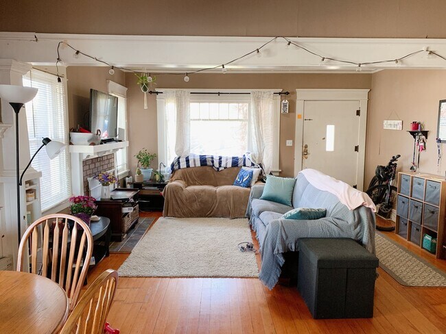 Building Photo - 1021/1023 High St