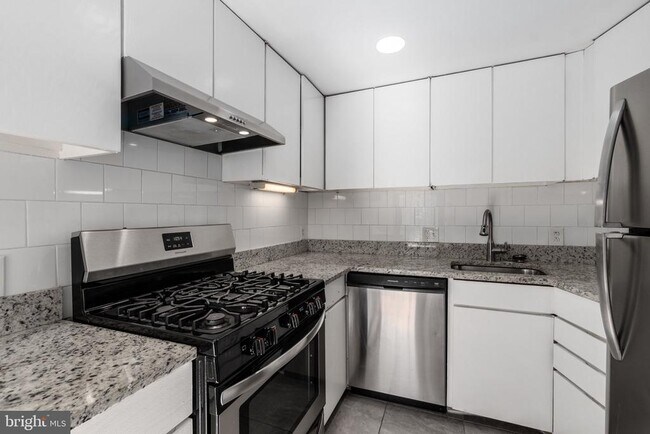 Building Photo - 1722 Willard St NW
