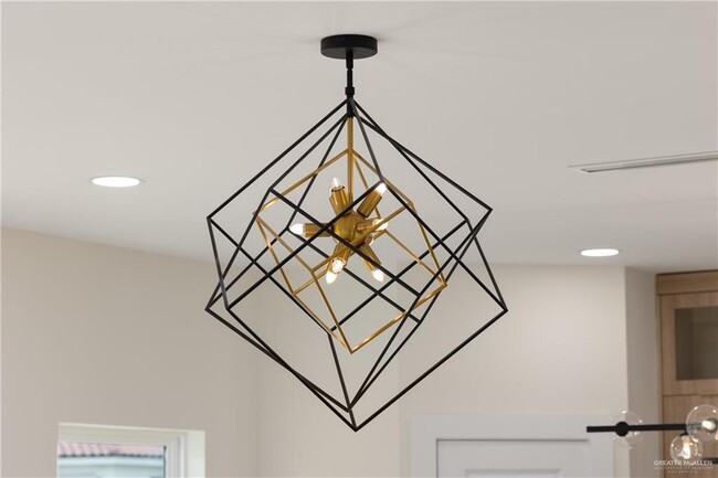 Building Photo - 19 S K Center St