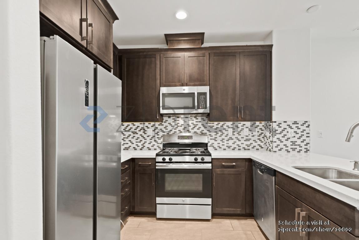 Building Photo - 5533 Great Oaks Pky