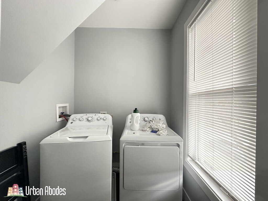 Building Photo - 1721 N Mozart St