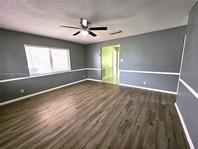 Building Photo - 1040 NW 73rd Terrace