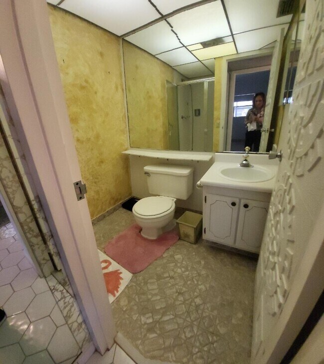 Building Photo - 141 Saxony Trail