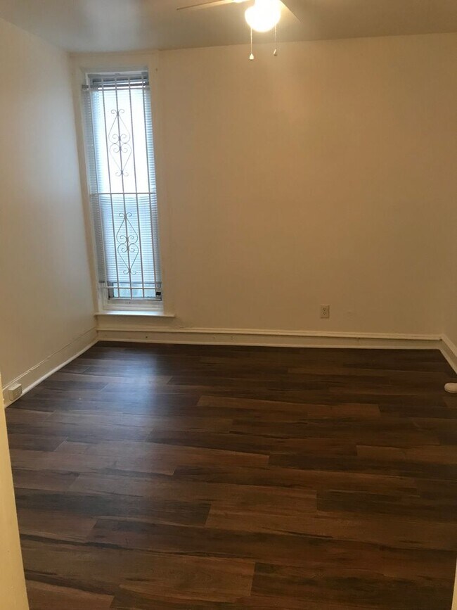 Building Photo - 5818 Willows Ave