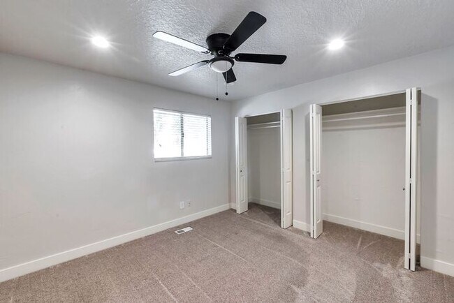 Building Photo - Remodeled 6 beds, 2 car garage!!