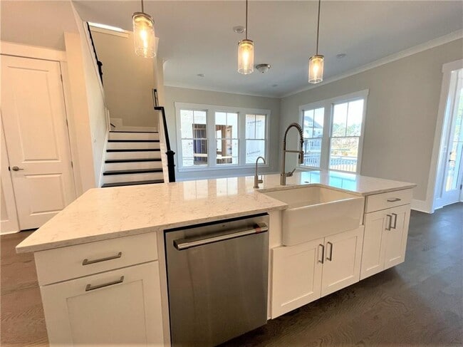 Building Photo - 892 Mayfield Rd