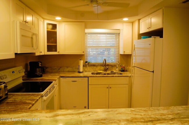 Building Photo - 5350 Ocean Beach Blvd