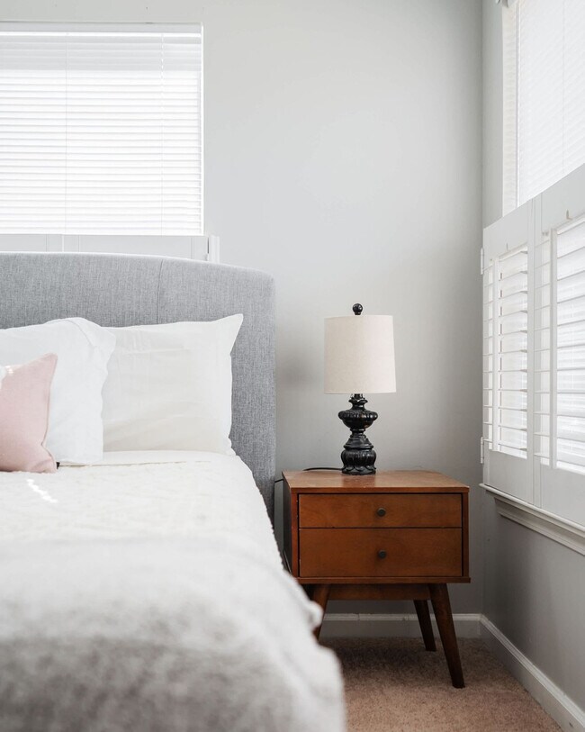 Building Photo - 2318 N New Jersey St