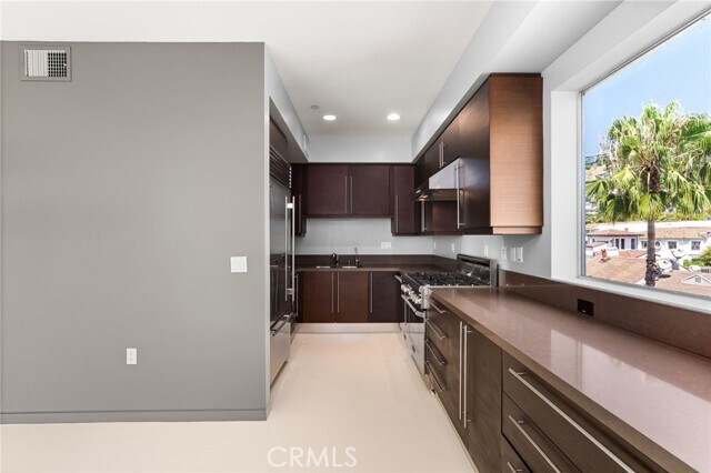 Building Photo - 1351 Havenhurst Dr