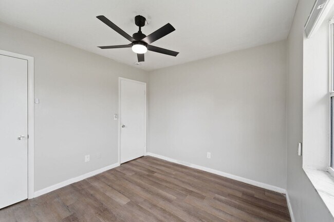 Building Photo - Charming & Spacious 2-Bedroom Home with Modern Finishes and Outdoor Living at 793 Crawford St, De...