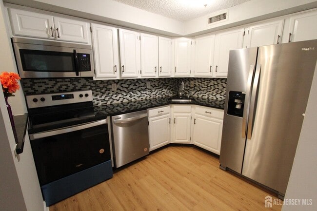 Building Photo - 1204 Aspen Dr