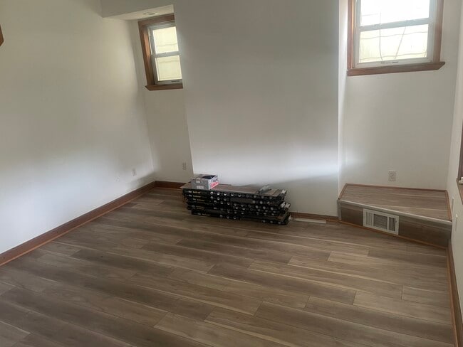 Building Photo - 711 Waddell Ave