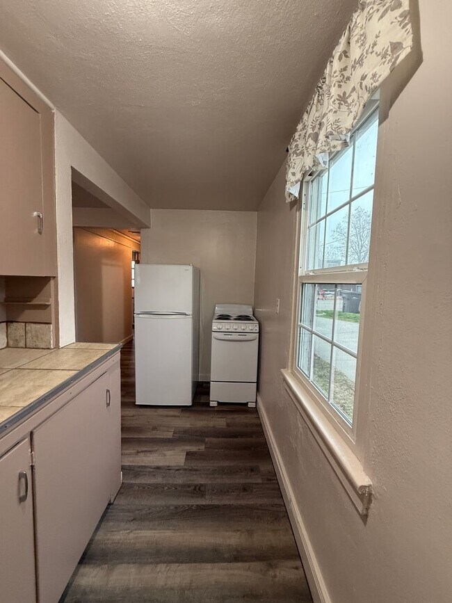 Building Photo - 1071