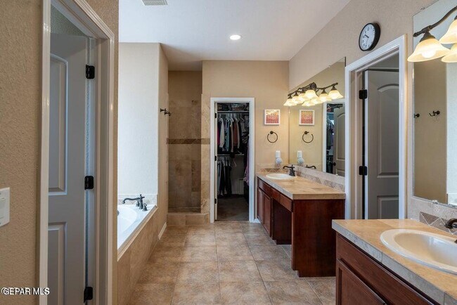 Building Photo - 1272 Franklin Quail Pl