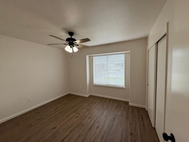 Building Photo - Newly updated single story 3 bedroom!