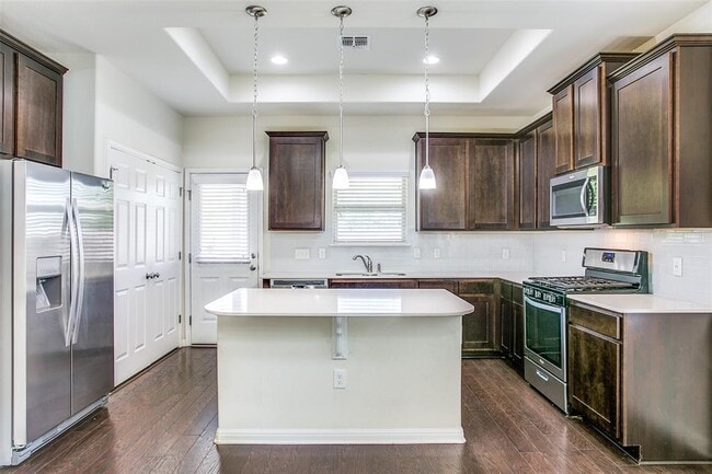 Building Photo - 9804 Tolima Dr