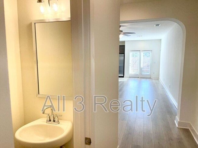 Primary Photo - 5859 Greystone Dr