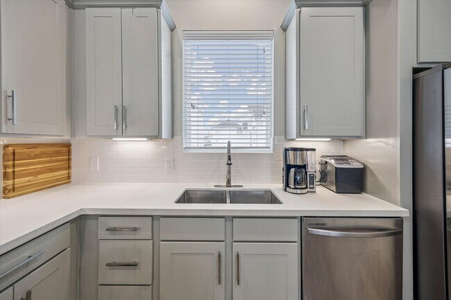 Building Photo - 803 Sienna Palm Ln