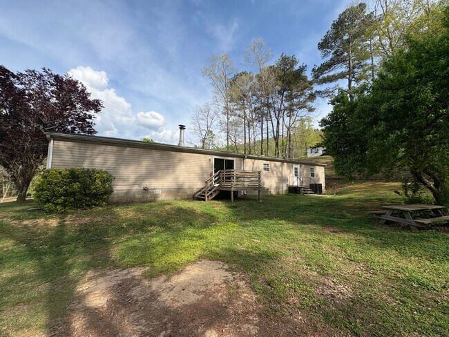 Building Photo - For Rent