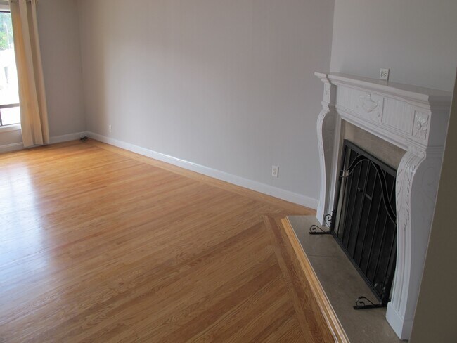 Primary Photo - 1580 9th Ave