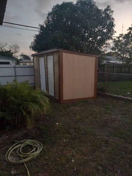 Building Photo - 5710 SW 38th St