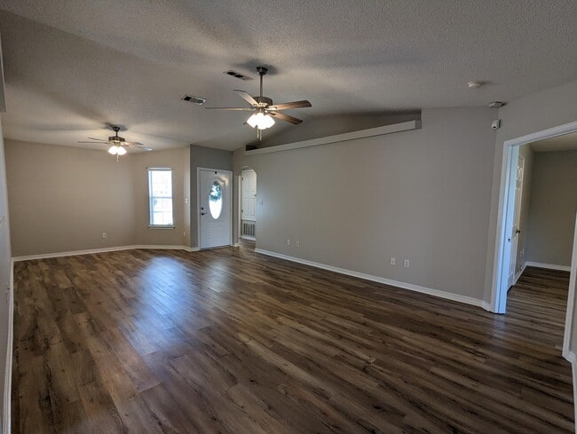 Building Photo - 1812 Brick Cir