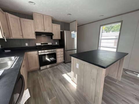 Building Photo - 1083 E State Rd 2