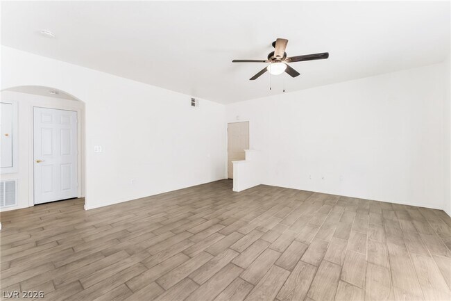 Building Photo - 6164 Pine Villa Ave