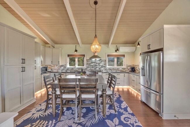 Building Photo - Oceanview 3-Bedroom in Lahaina – Solar, EV...