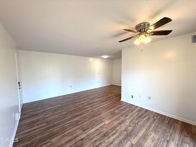 Building Photo - 1225 Carriage Cir