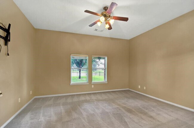 Building Photo - 26011 N Lakefair Dr