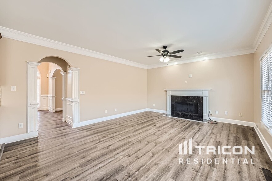Building Photo - 790 James Madison Dr