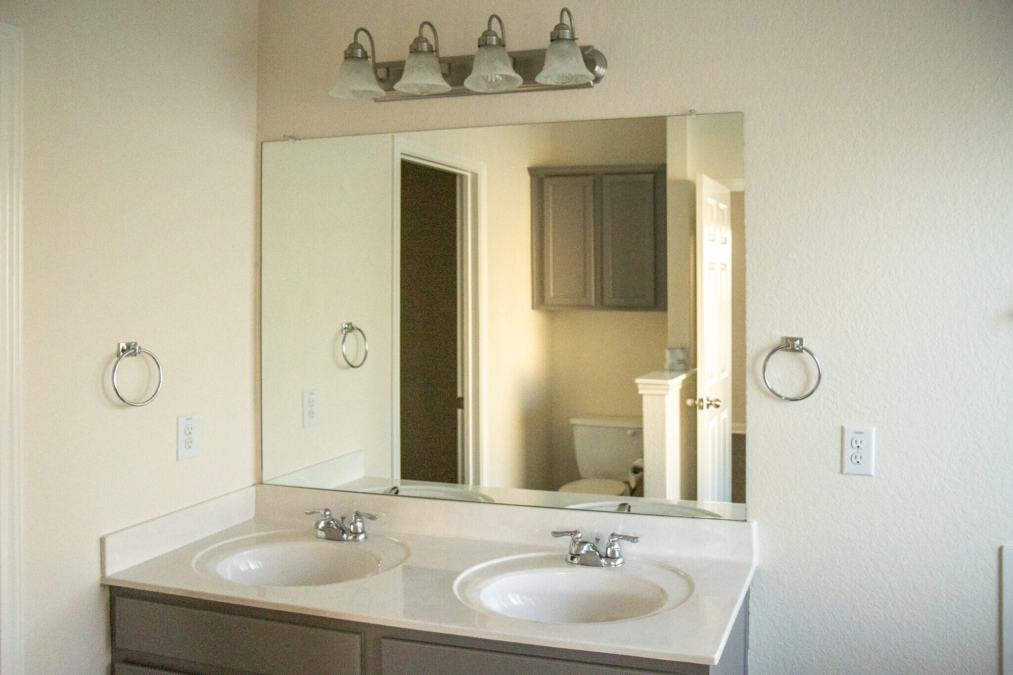 Primary Bathroom - 2808 Granite Cove