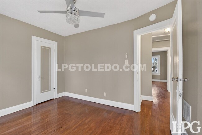 Building Photo - 2041 Loxley Rd