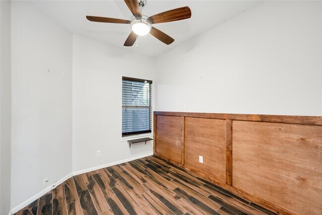 Building Photo - 6000 Shepherd Mountain Cove