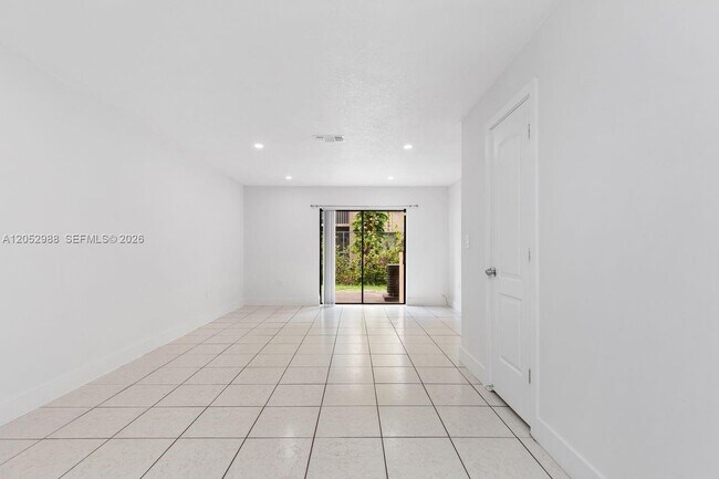 Building Photo - 6854 NW 173rd Dr