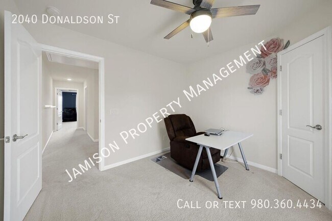 Building Photo - 2040 Donaldson St