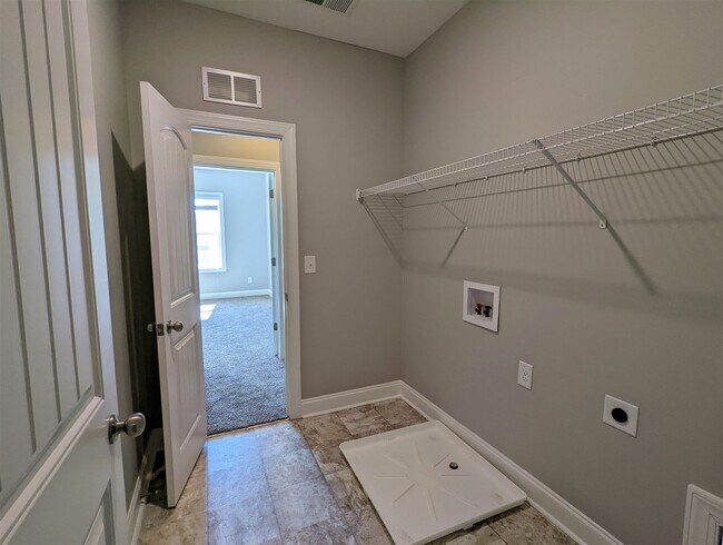 Building Photo - 46 Yellow Pne Ln