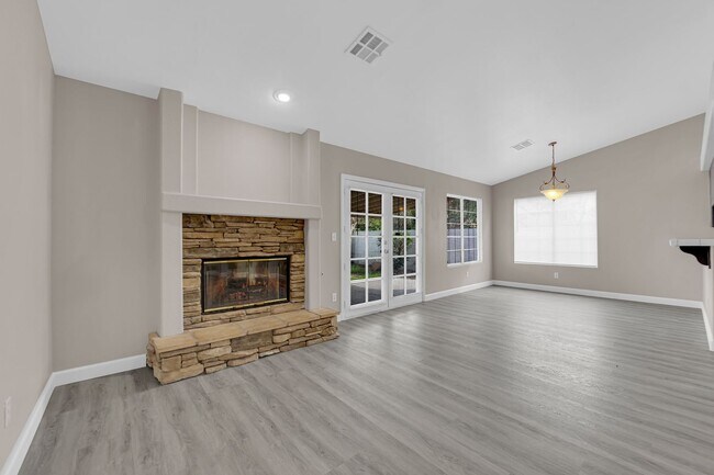 Building Photo - Beautiful Single Story home in Painted Des...