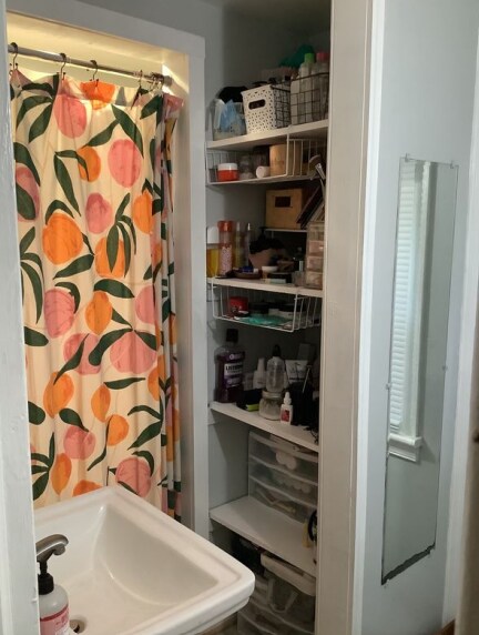 Bathroom 1 - 2399 Mill Rd